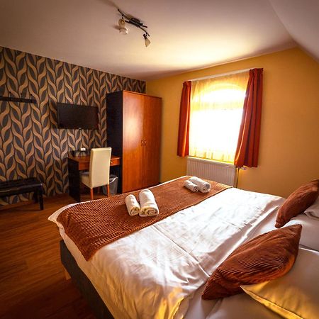 Barackvirag Vendeghaz Hotel ตีฮานี ภายนอก รูปภาพ