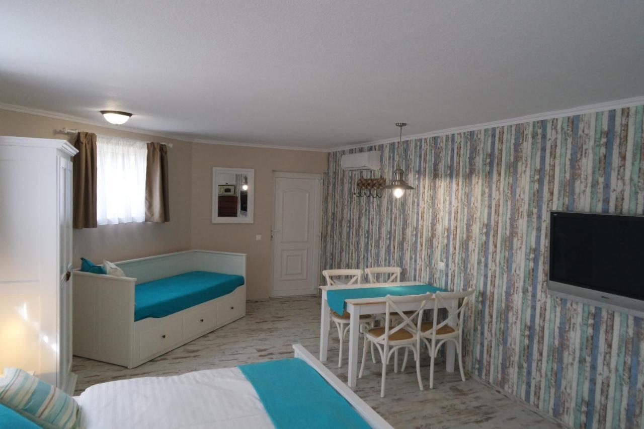 Barackvirag Vendeghaz Hotel ตีฮานี ภายนอก รูปภาพ